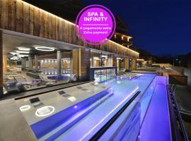 Alpen Resort Bivio、リヴィーニョのホテル
