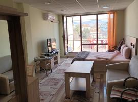 Стая за гости Пентагона – hotel w mieście Kyrdżali