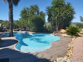 Beautiful Villa with a stunning view, hotel in Roujan