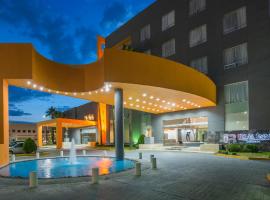 Real Inn Torreon, hotel com piscinas em Torreón