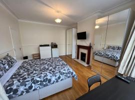 Gladstone Lodge, khách sạn ở London