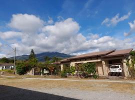 Tu casa Menus de Boquete te espera, chalet di Alto Boquete