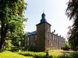 Kasteel Wolfrath, Hotel in Born