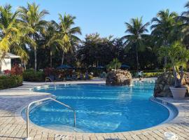 GreenLinks Luxury Villa at Lely Resort Golf - 3 Bedrooms, viešbutis mieste Neiplsas