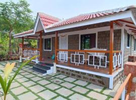 LivingStone Vacation Villa Tamhini Ghat, mökki kohteessa Nizāmpur