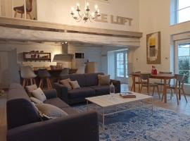 Gîte de charme dans ancienne seigneurie, hotel a Le Pin-Saint-Denis