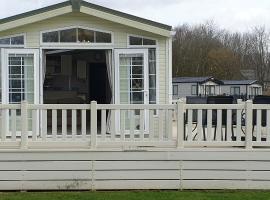 Caravan in the Cotswolds, hotel sa Cirencester