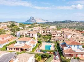 Apartments in Residence with swimming pool in Cala Girgolu