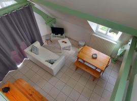Appartement TROUMOUSE Résidence Les 3 Cirques、ジェドルのホテル