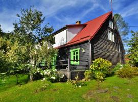 holiday home, Stolpie, mökki kohteessa Powidz