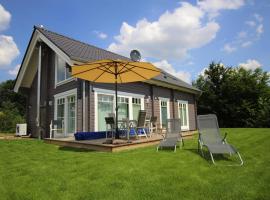 Holiday house at the Schaalsee, Zarrentin, hotel with parking in Zarrentin