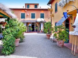 Apartment in La Rotta with lounge set, hotel v mestu Castiglione del Bosco