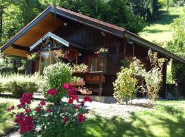 Chalet Chez Nous، فندق في Domancy