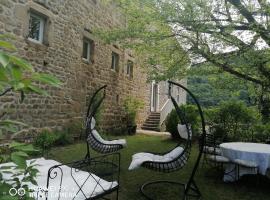 GÎTE AU TILLEUL pour 8 personnes, ξενοδοχείο σε Mariac