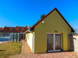 Cs&oacute;nak Vend&eacute;gh&aacute;z, &xi;&epsilon;&nu;&omicron;&delta;&omicron;&chi;&epsilon;ί&omicron; &mu;&epsilon; &sigma;&pi;&alpha; &sigma;&epsilon; D&aacute;vod