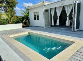 Modern 3Bed House in the heart of Swetes village, villa in All Saints