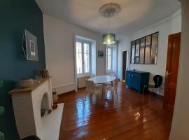 Tulle Centre : grand et bel appartement, appartamento a Tulle