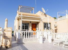 Spacious 2 Bed Detached Villa with communal pool, holiday rental sa La Florida