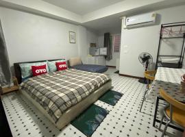 OYO 75396 Look Shine Apartment, hotel with parking in Bangkok