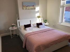 Three Bedroom City Home with Garden, hótel í Southampton