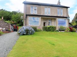 Kames View Apartment, place to stay in Tighnabruaich