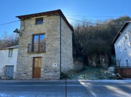 Casa rural LA TORRE recién rehabilitada., ladanjska kuća u gradu 'Las Herrerías'