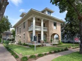 Katy House Bed and Breakfast