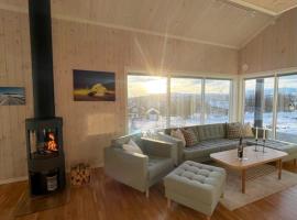 Skarvebo - cabin with amazing view, hotell sihtkohas Myro huviväärsuse Skarslia Ski Lift lähedal