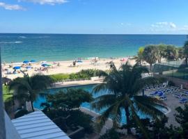Ocean Manor Tiki Sunset Retreat, hotel near Seminole Hard Rock Hotel & Casino, Fort Lauderdale