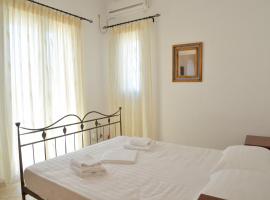 Trypiti Sea View Apartment, beach rental in Tripiti