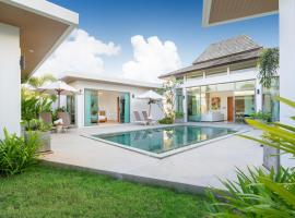 Escape Villas - Private Pool Villas at Shambhala Grand Villa, hotell i Bang Tao Beach