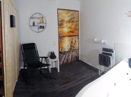 Ferienwohnung Christine mit Sauna und Whirlpool, hotel v destinaci Utzerath
