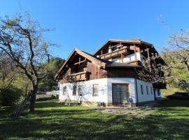 Apartment in Sankt Stefan near Lake Pressegger, loma-asunto kohteessa Tratten