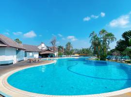 Korat Country Club Golf and Resort, хотел в Након Ратчасима