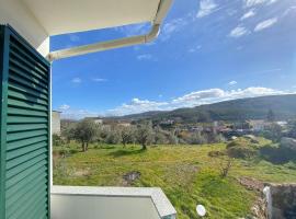 Zemu izmaksu kategorijas viesnīca Encosta do Sol pilsētā Cannas de Senhorin