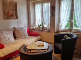 Ferienwohnung Attiswil, hotel v destinaci Attiswil