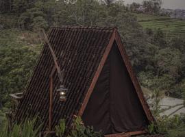 Kempings KAMPUNG KOPI CAMP pilsētā Pujungan