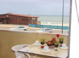 Ocean Drive / Vista mar apartment, cheap hotel in Vieira de Leiria