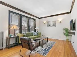 Charming 1BR Apartment close to Shops - Larchmont 3