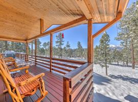 Spacious Ruidoso Home with Hot Tub and Fireplaces, place to stay in Ruidoso