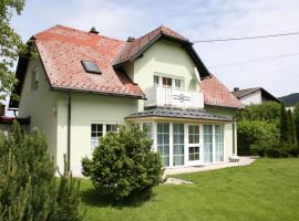 Vintage Holiday Home in Ferlach with Barbecue, hotel en Ferlach