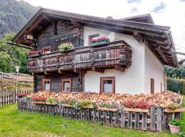 Welcoming Holiday Home with Garden in Tyrol, hotel Matrei in Osttirolban