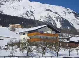 Beautiful apartment in Terfens with sauna and whirlpool, hótel í Terfens