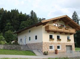 Spacious Chalet near Ski area in Itter, holiday home sa Itter