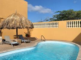 Montana Eco Resort Aruba, hotell i Oranjestad