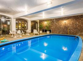 Vila Suzana Parque Hotel &ndash; hotel w pobliżu miejsca Lotnisko Canela - CEL w mieście Canela