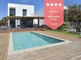 Contemporary Villa Swimming Pool & Jacuzzi