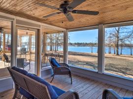 Cypress Point Spacious Home Pier and Boat Launch!, hotel in Alliance