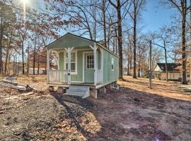 Sunny Catfish Cabin with Views of Toledo Bend, hotel with parking in Alliance