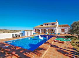 Finca Pepa - beautiful little house in pretty grounds with lovely views in Benissa, hotel em Teulada